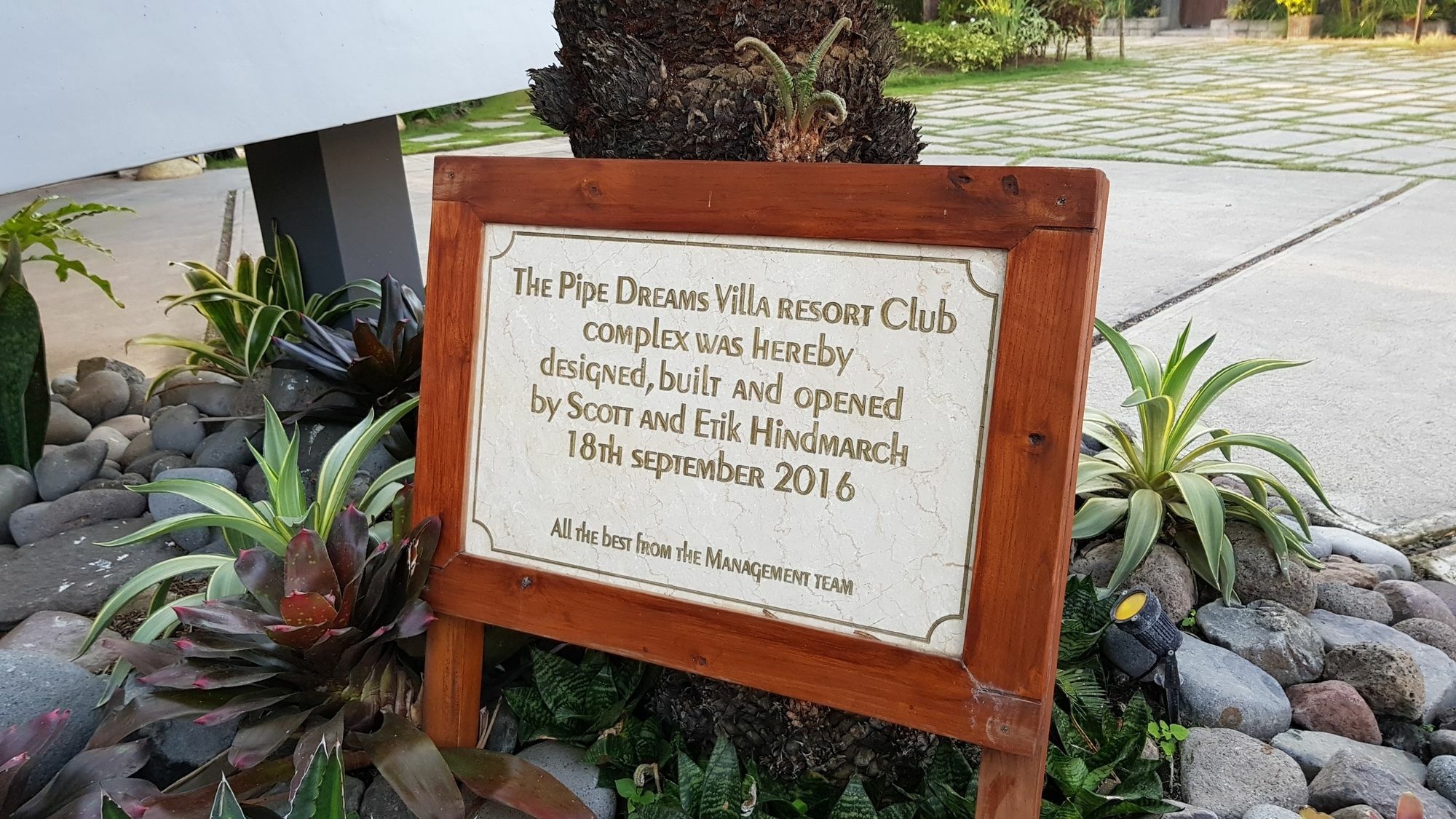 Pipe Dream Villas Resort Kuta  Exterior photo